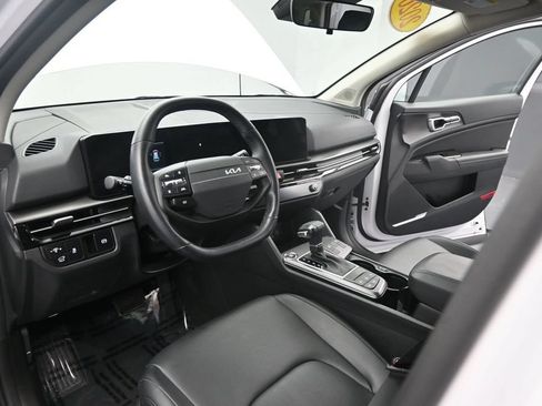 Certified 2026 Kia Sportage EX w/ EX Panorama Roof Package FWD image 17