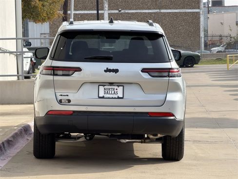 New 2025 Jeep Grand Cherokee L Altitude image 6