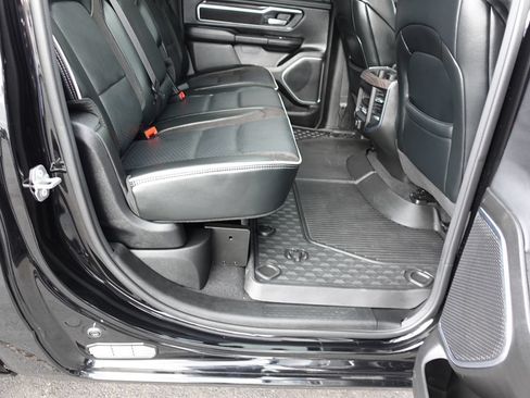 Used 2025 RAM 1500 Laramie w/ Sport Appearance Package AWD/4WD image 34