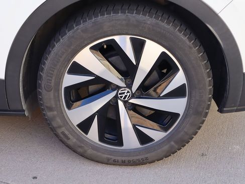 Used 2023 Volkswagen ID.4 Pro RWD image 23
