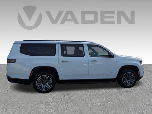 Used 2024 Jeep Wagoneer L Series II w/ Flexible Seating Group RWD image 25