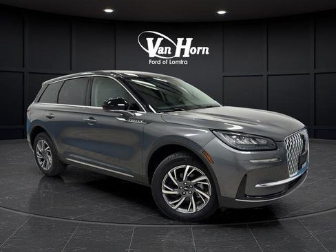 Used 2025 Lincoln Corsair AWD image 1