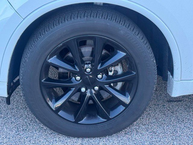 Used 2018 Dodge Durango R/T w/ Technology Group AWD/4WD image 3