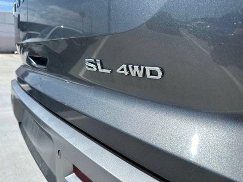 Used 2022 Nissan Pathfinder SL AWD/4WD image 17
