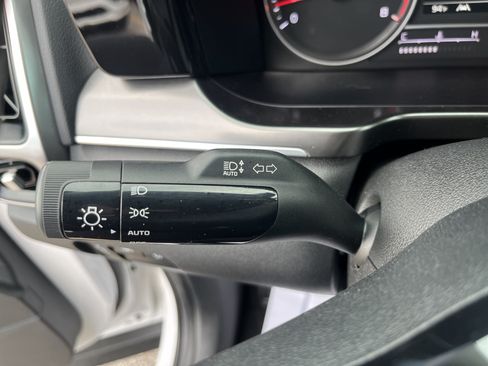 Used 2023 Kia Sorento S FWD image 4