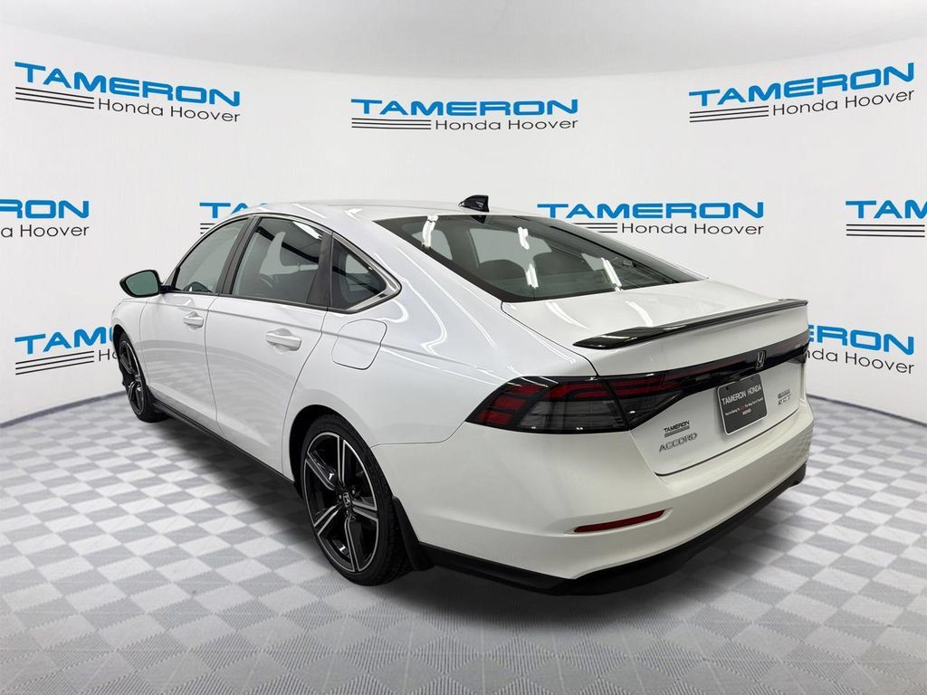 Used 2023 Honda Accord Sport image 3
