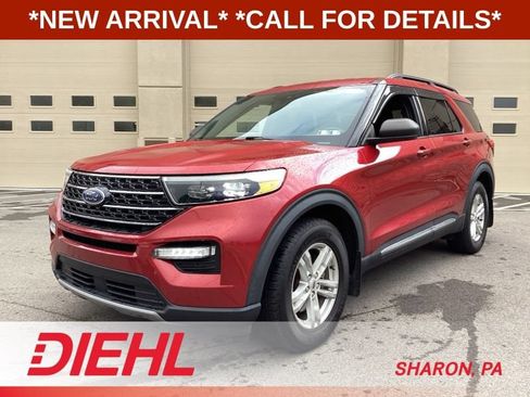 Used 2020 Ford Explorer XLT w/ Equipment Group 202A AWD/4WD image 3