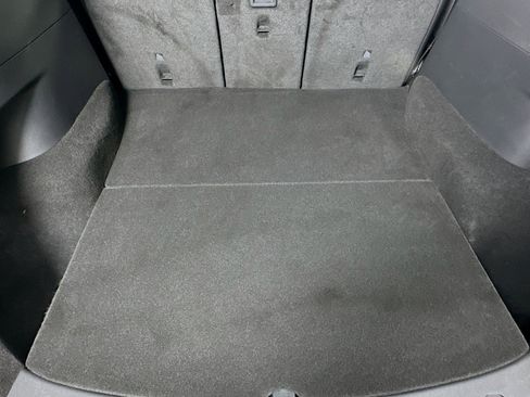 Used 2021 Tesla Model Y Long Range image 23