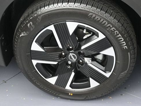 New 2025 Nissan Kicks SV w/ SV Premium Package AWD/4WD image 6