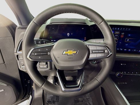 Used 2025 Chevrolet Tahoe High Country AWD/4WD image 11