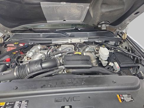 Used 2018 GMC Sierra 2500 Denali w/ Duramax Plus Package AWD/4WD image 33