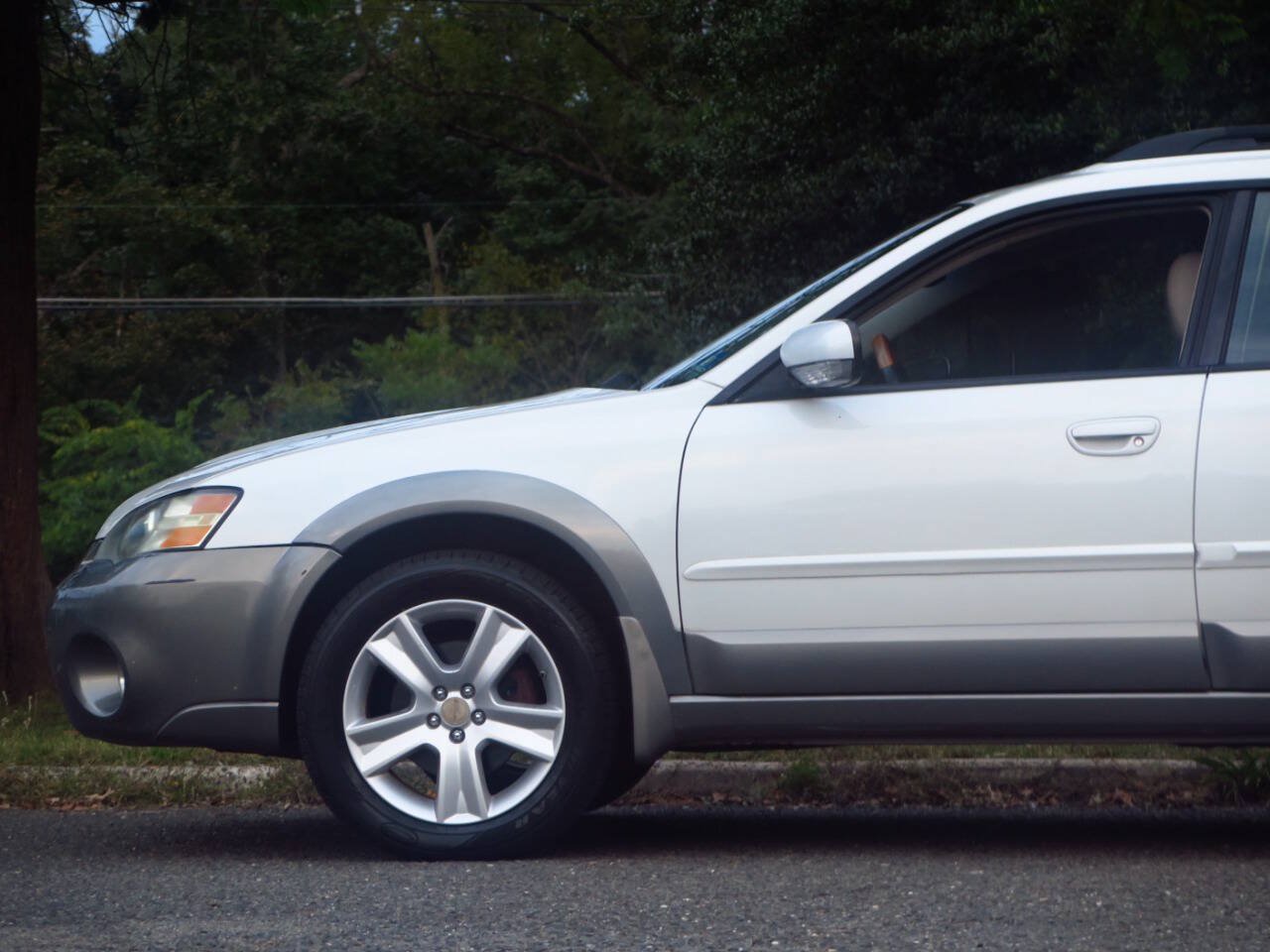 Used 2005 Subaru Outback 3.0R Limited AWD/4WD image 23