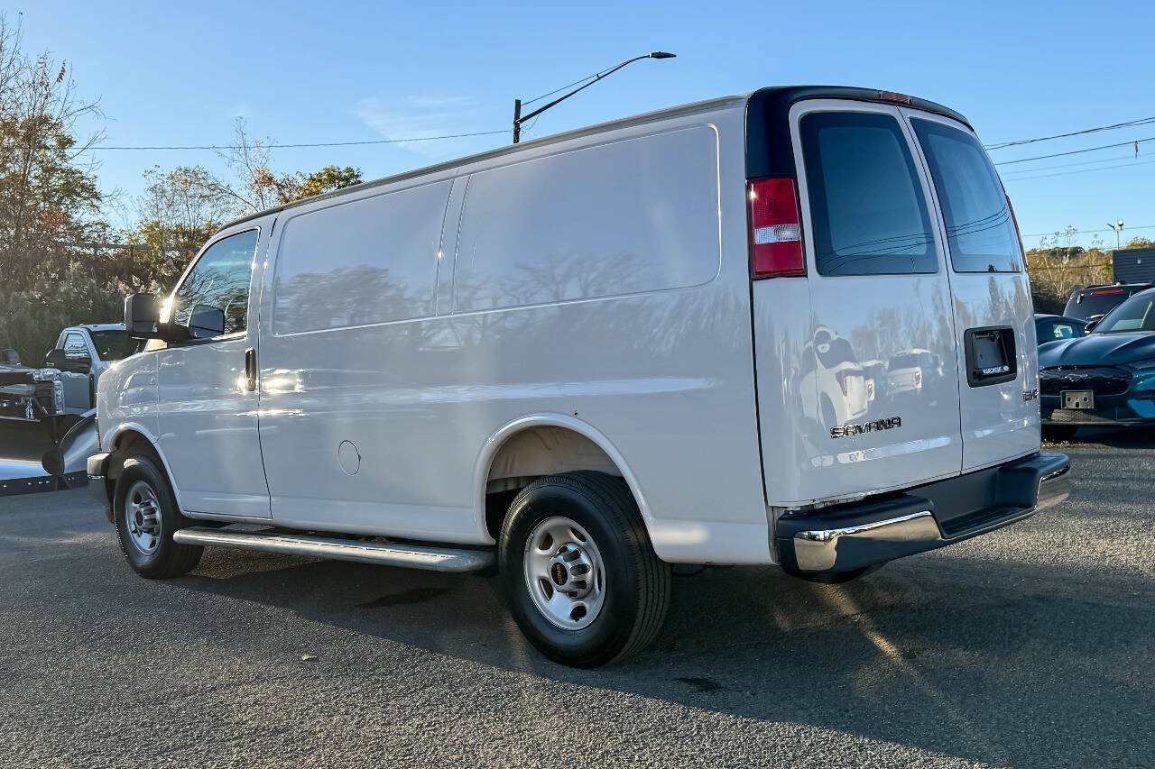 Used 2025 GMC Savana 2500 w/ Driver Convenience Package RWD image 5