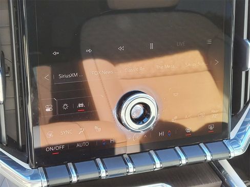 Used 2024 GMC Acadia Denali image 23