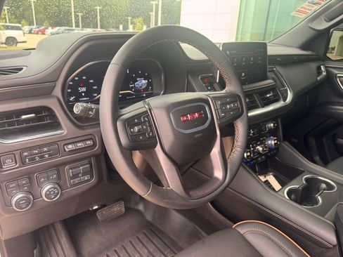 Used 2024 GMC Yukon XL AT4 w/ AT4 Premium Plus Package AWD/4WD image 12