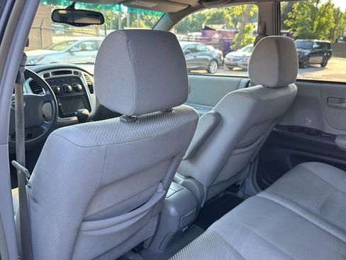 Used 2004 Toyota Highlander 2WD V6 image 16
