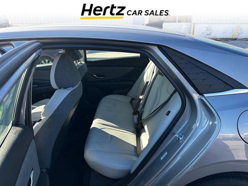 Used 2025 Hyundai Elantra Limited image 6