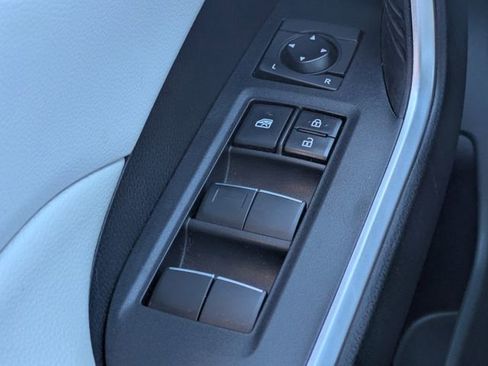 Used 2020 Toyota RAV4 XLE Premium FWD image 26