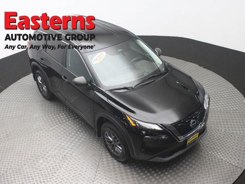 Used 2023 Nissan Rogue S AWD/4WD image 3