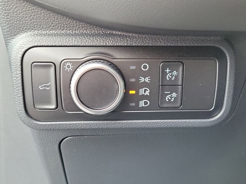 Used 2025 Ford Explorer Active image 23