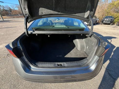 Used 2025 Nissan Altima 2.5 SV image 29