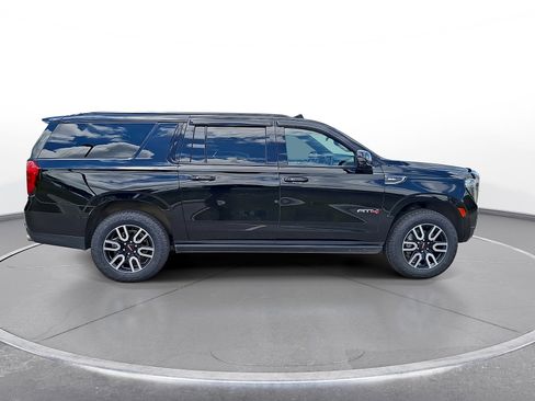 Used 2023 GMC Yukon XL AT4 w/ AT4 Premium Plus Package AWD/4WD image 9