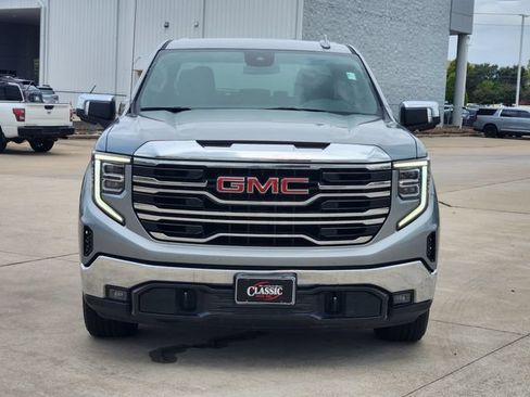 Used 2025 GMC Sierra 1500 SLT RWD image 2