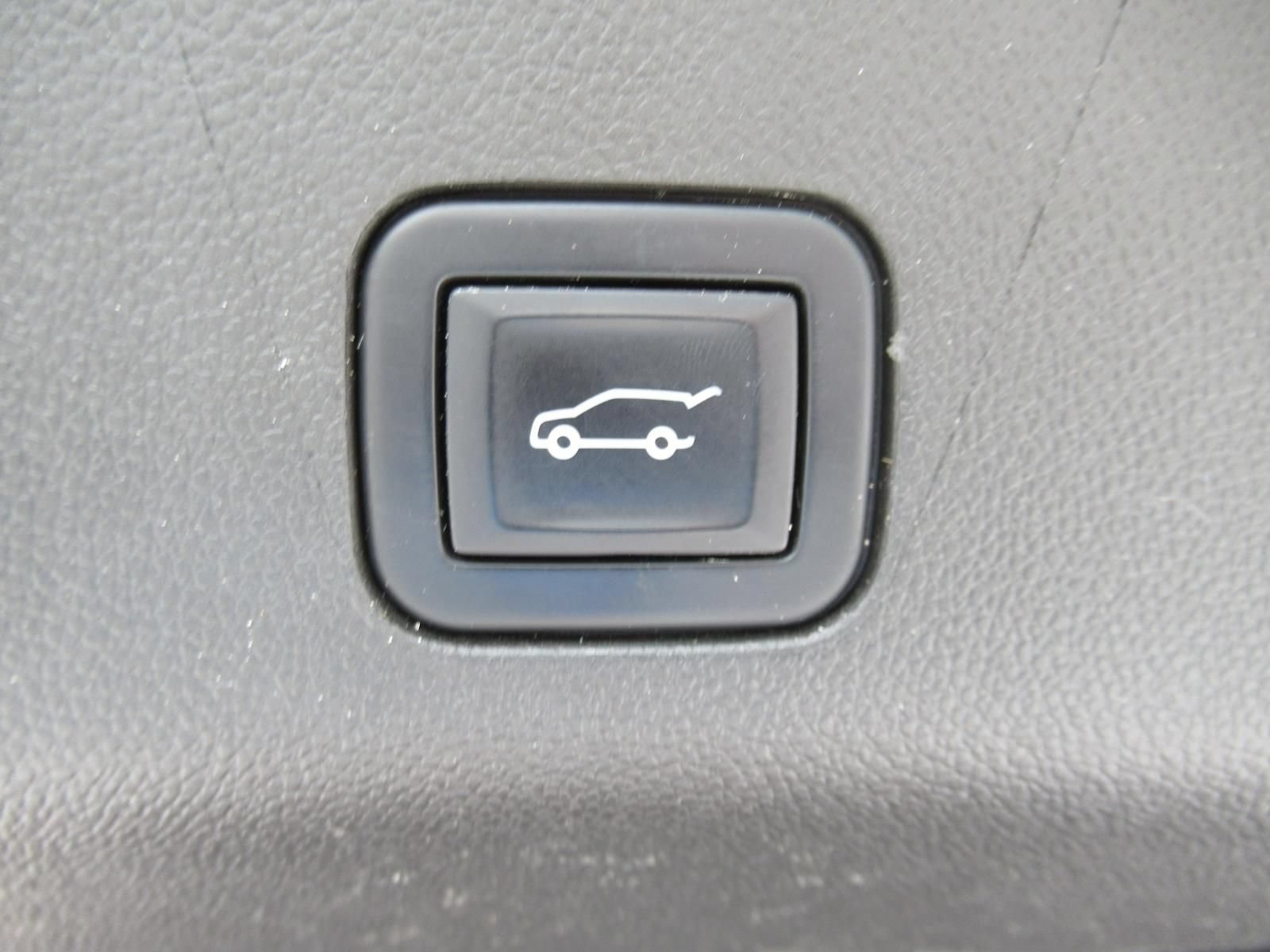 Used 2023 Cadillac Escalade Premium Luxury w/ LPO, Radiant Package AWD/4WD image 42