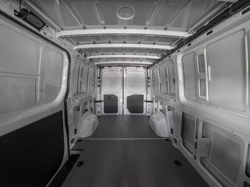 Used 2025 Mercedes-Benz Sprinter 2500 image 28