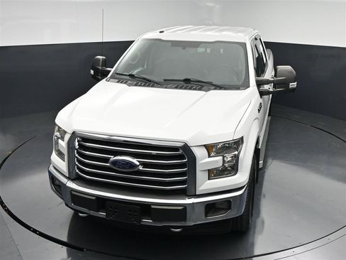 Used 2017 Ford F150 XLT w/ Equipment Group 302A Luxury AWD/4WD image 17