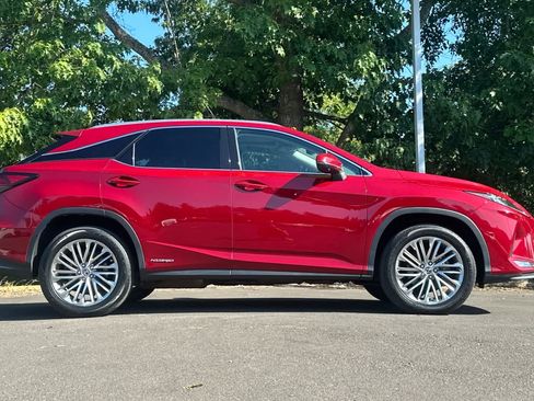 Used 2022 Lexus RX 450h AWD w/ Luxury Package image 8