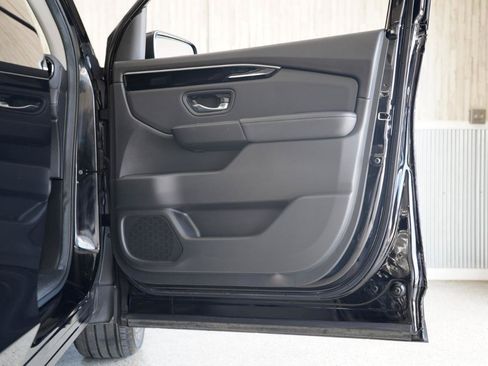 Used 2025 Honda Pilot Touring image 32