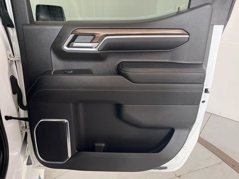 Used 2023 Chevrolet Silverado 1500 LT image 27