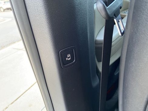 Used 2025 Kia Carnival FWD image 52