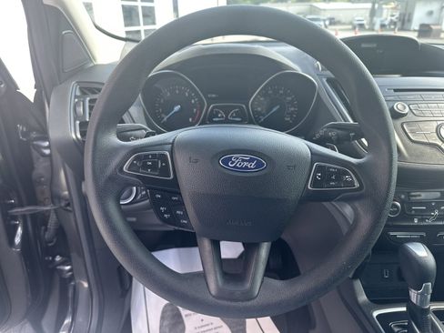 Used 2017 Ford Escape SE FWD image 11
