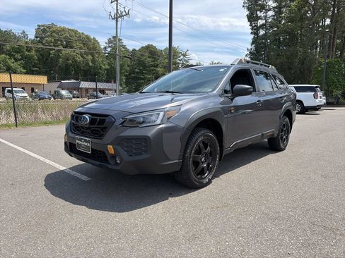 Used 2025 Subaru Outback Wilderness AWD/4WD image 2