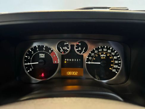 Used 2008 HUMMER H3 Luxury AWD/4WD image 13