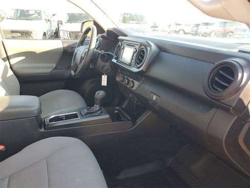 Used 2019 Toyota Tacoma SR5 image 31