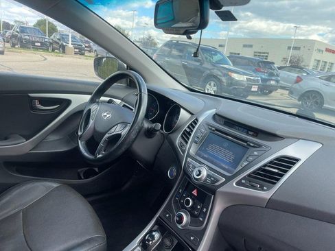 Used 2014 Hyundai Elantra w/ Option Group 2 FWD image 2