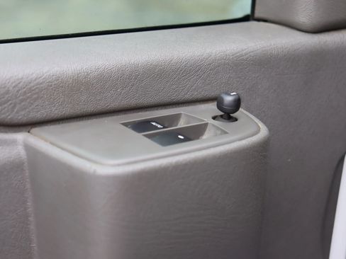 Used 2021 Chevrolet Express 2500 w/ Driver Convenience Package image 12