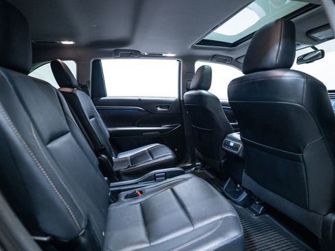 Used 2015 Toyota Highlander Limited image 32