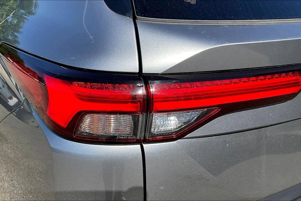 Used 2024 Mitsubishi Outlander SE AWD/4WD image 22