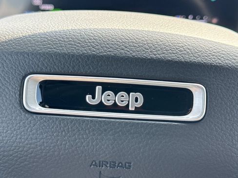 Used 2022 Jeep Grand Cherokee Limited 4xe AWD/4WD image 32