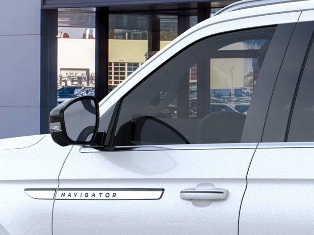 New 2026 Lincoln Navigator Premiere AWD/4WD image 22