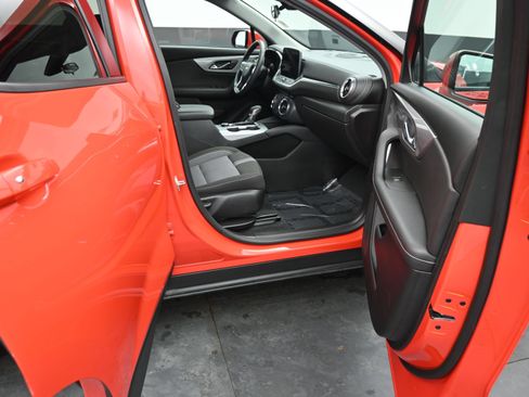 Used 2025 Chevrolet Blazer LT AWD/4WD image 13