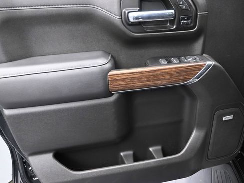 Used 2021 Chevrolet Silverado 1500 High Country image 12