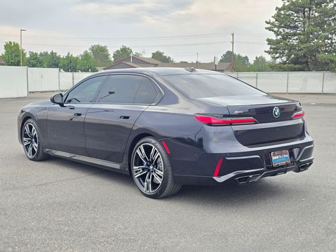 Used 2025 BMW 760i xDrive w/ Executive Package AWD/4WD image 4