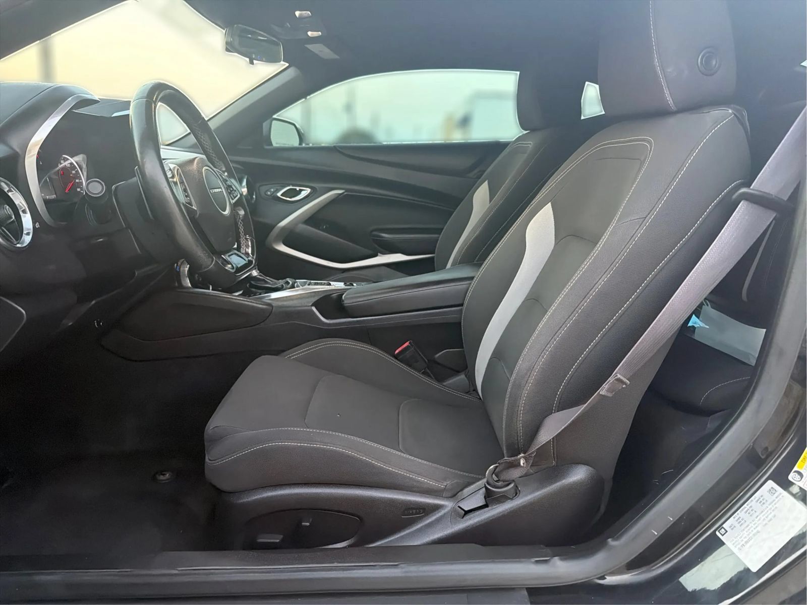 Used 2016 Chevrolet Camaro LT RWD image 11