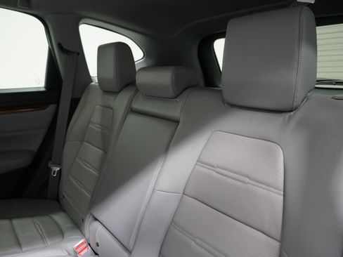 Used 2017 Honda CR-V Touring image 12
