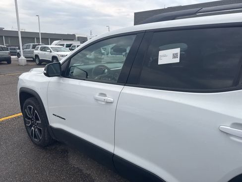 Used 2021 GMC Acadia SLE w/ Elevation Edition image 14